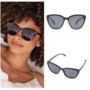 Rachel Zoe Nina Cat Eye Sunglasses in Black with Croc Skin Case